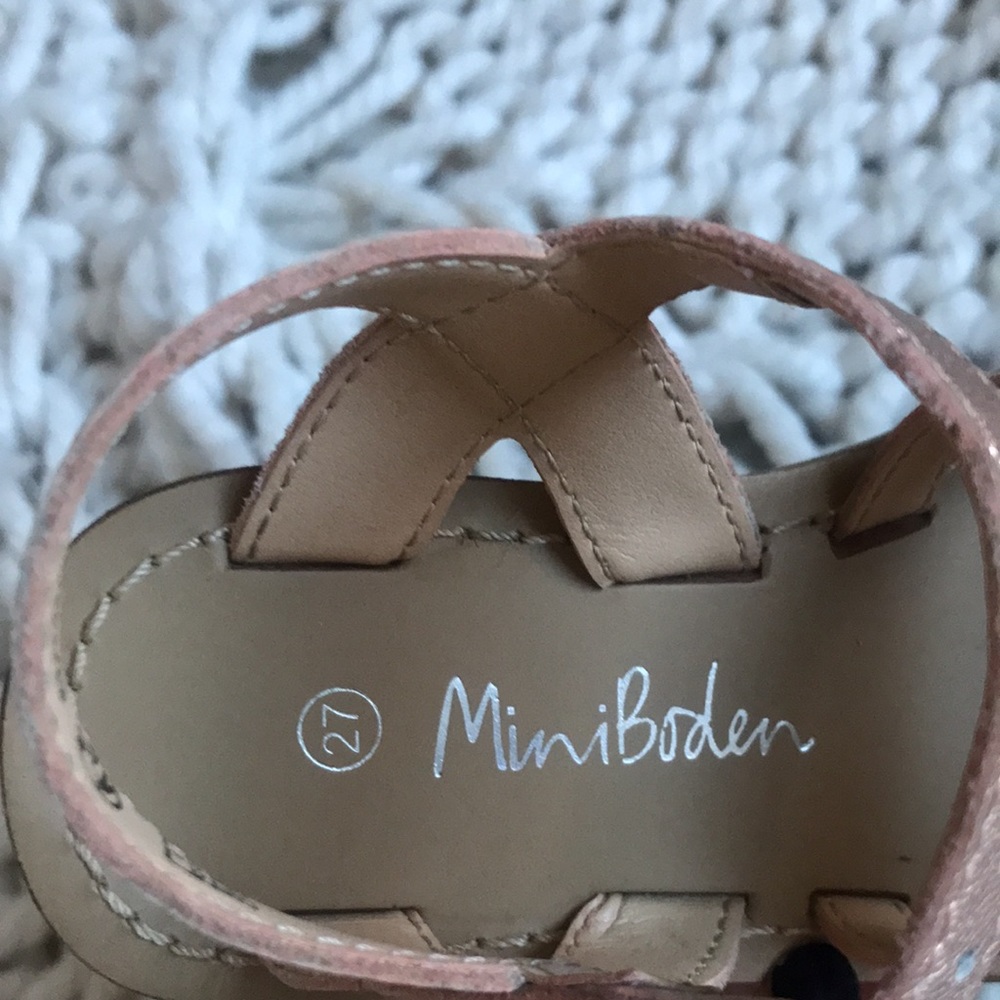 Mini Boden Sandals - Picture 2 of 4